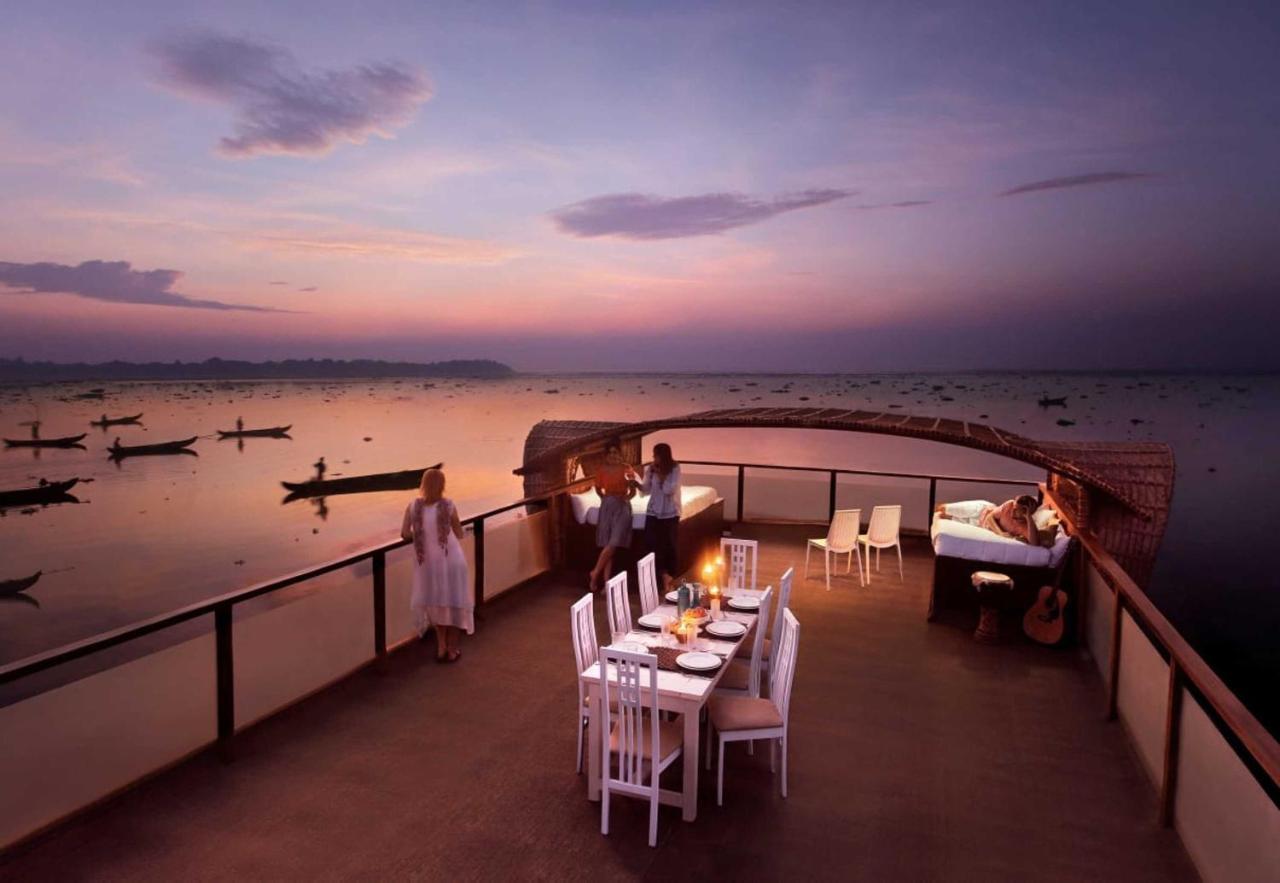 Cosy Premium Houseboats Hotel Alappuzha Exterior photo