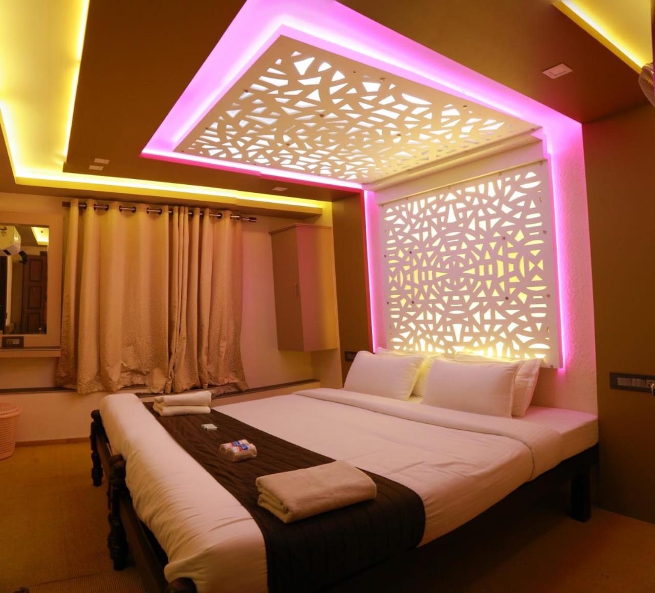 Cosy Premium Houseboats Hotel Alappuzha Exterior photo