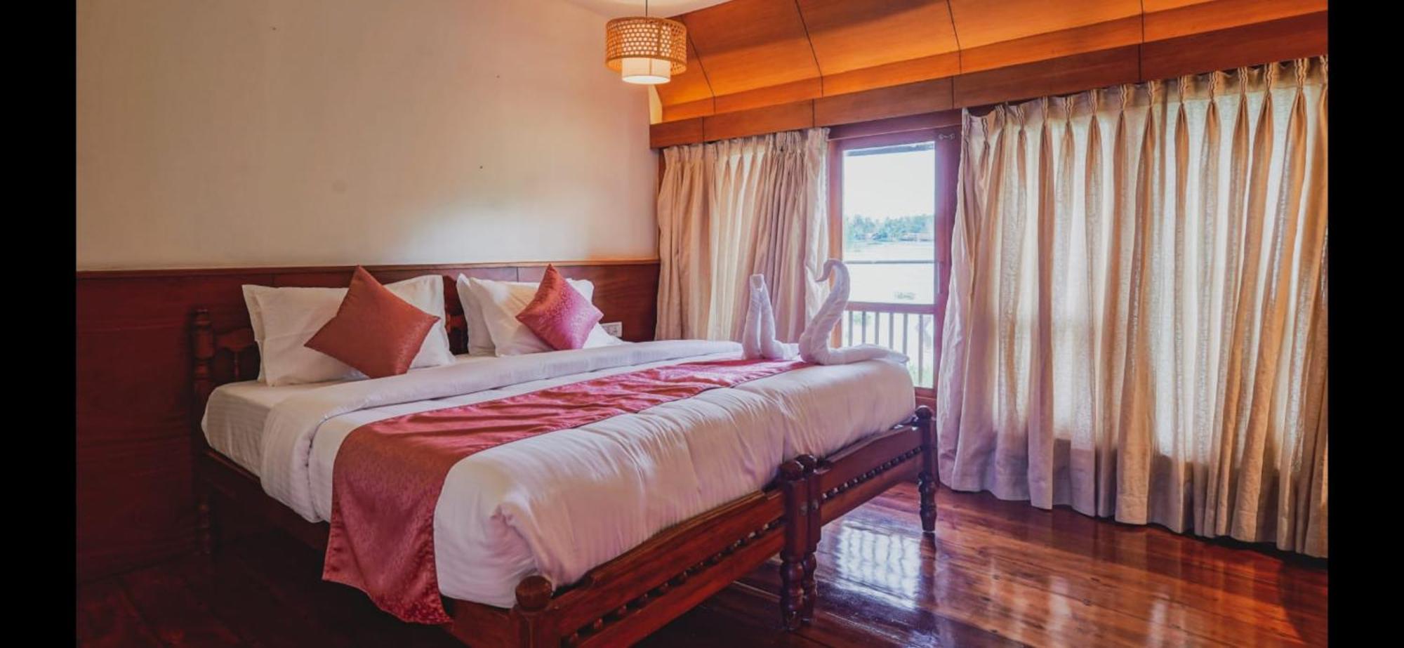 Cosy Premium Houseboats Hotel Alappuzha Exterior photo