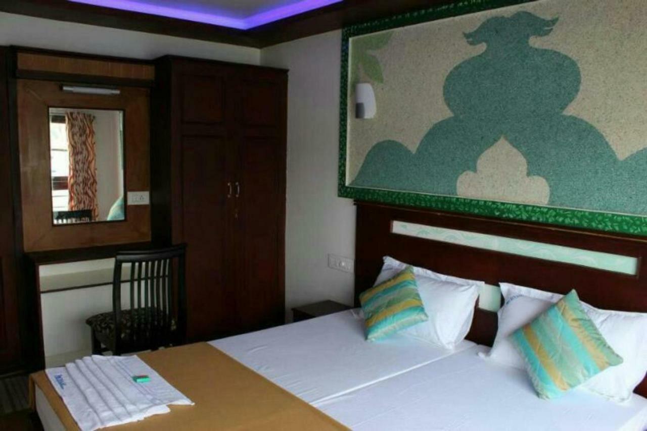 Cosy Premium Houseboats Hotel Alappuzha Exterior photo