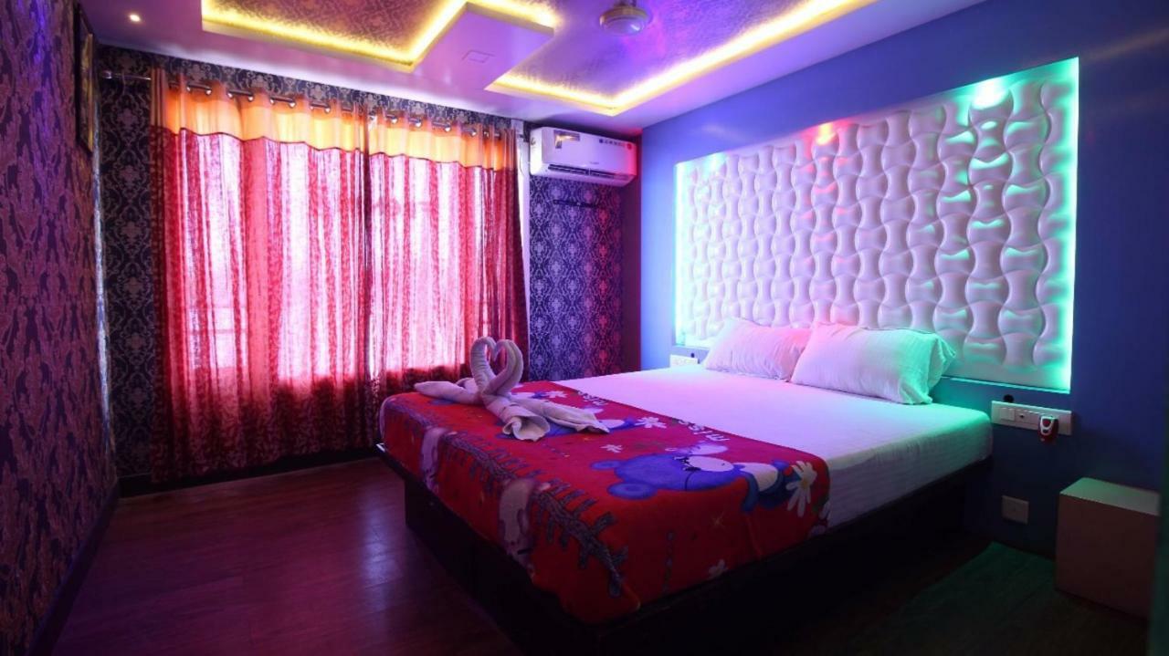 Cosy Premium Houseboats Hotel Alappuzha Exterior photo