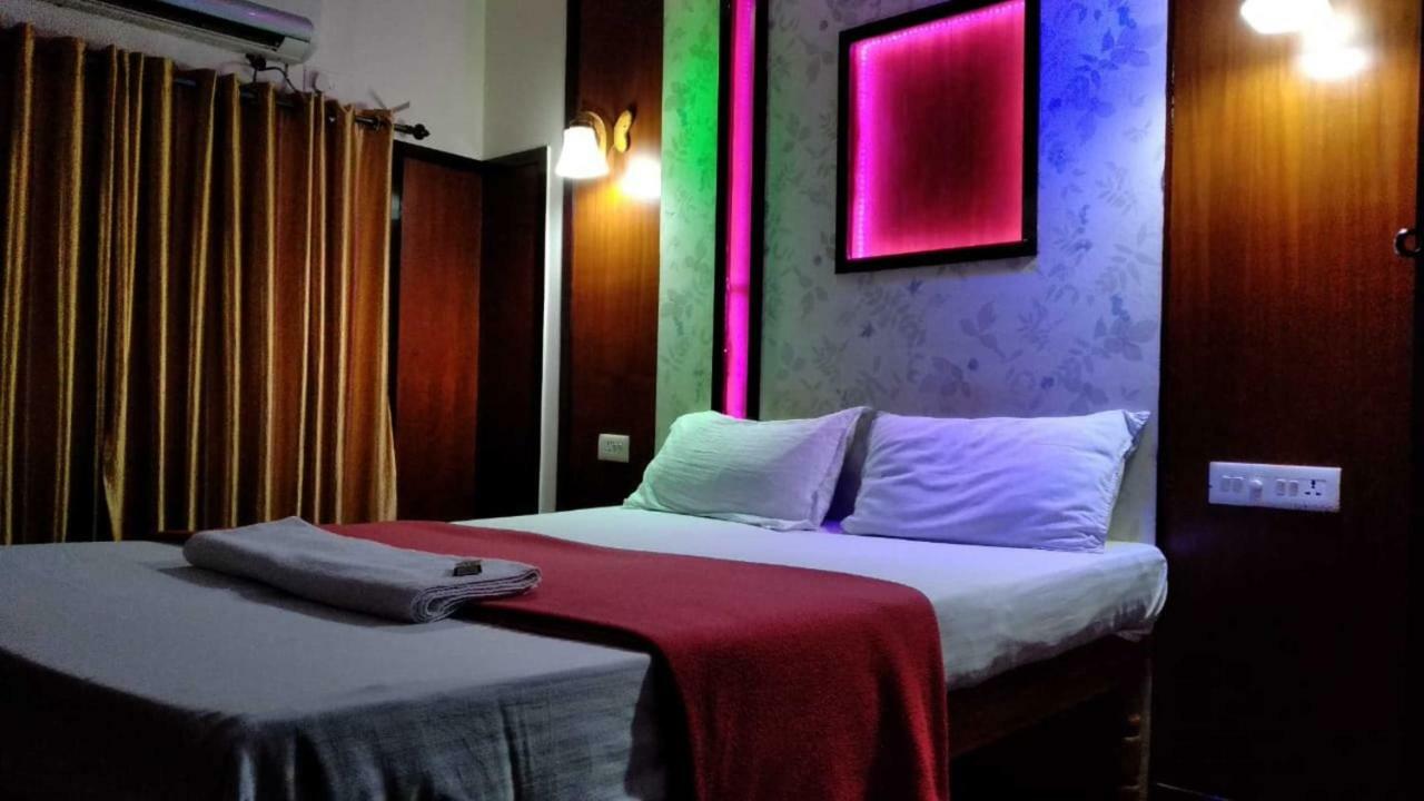 Cosy Premium Houseboats Hotel Alappuzha Exterior photo